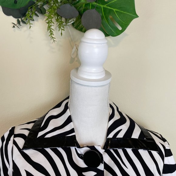 Sandro Blazer Zebra Print Cropped Jacket Pockets M Black Pleather Trim - Picture 8 of 9